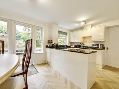 Property image 2 of home to buy in Cox Close, Shenley